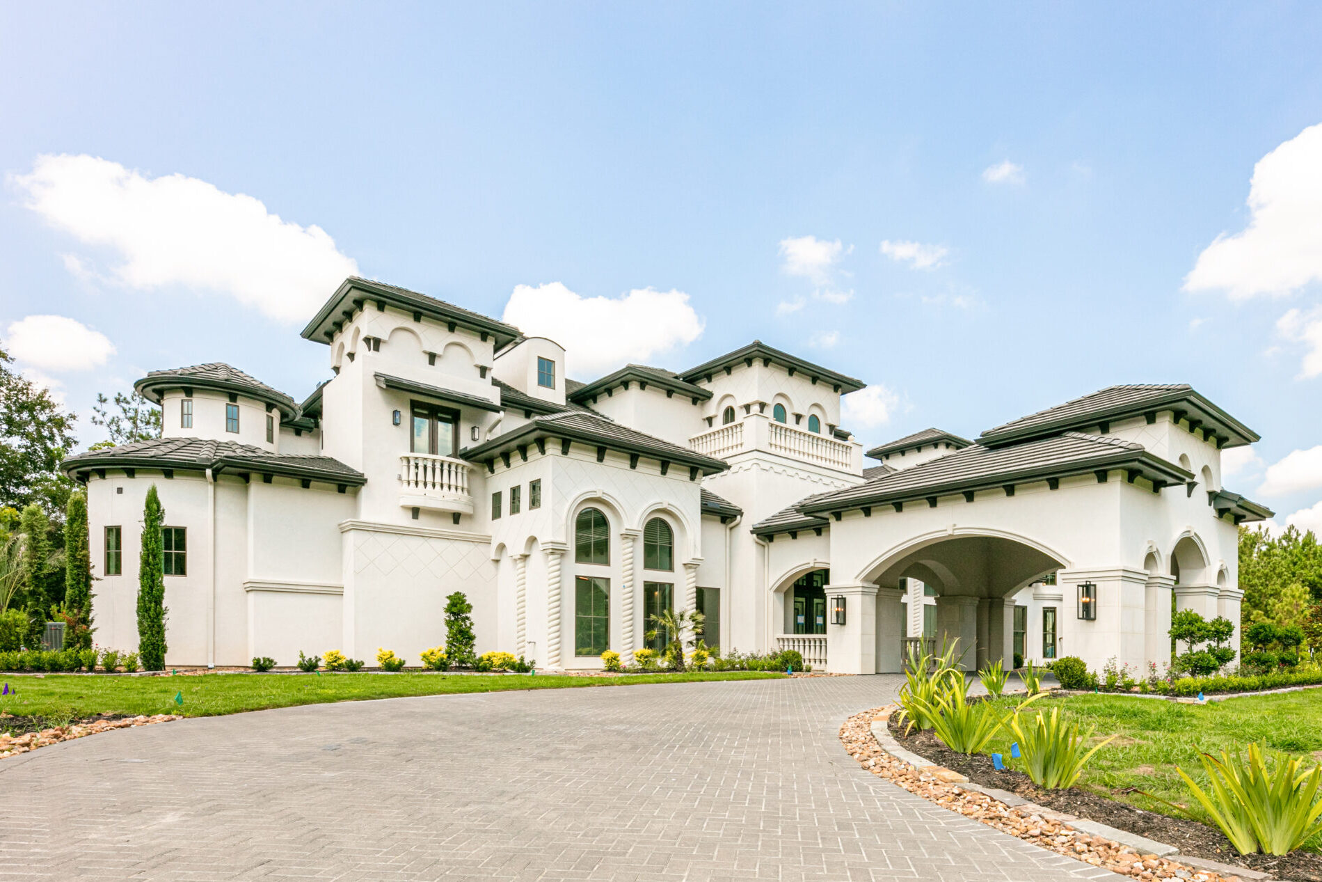 Frontier Custom Builders